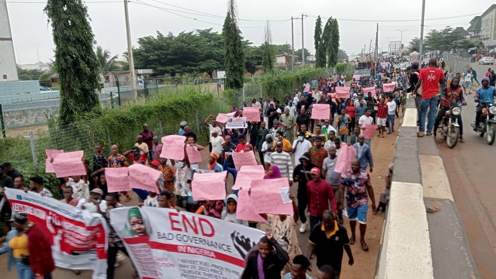 Protesters marching towards the Nelson Mandela Freedom Park, Osogbo, Osun State