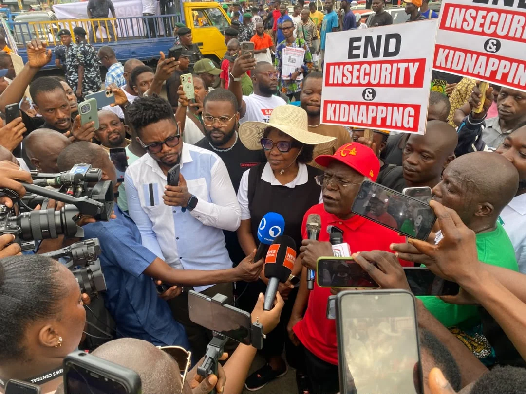 Falana addresing the protesters. Credit: Olabode Olalekan, Segun Odunayo